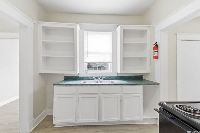 214 E Huff Ave, San Antonio, TX 78214