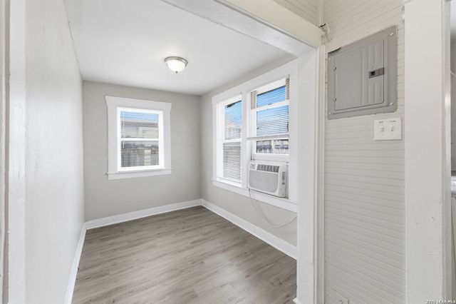 214 E Huff Ave, San Antonio, TX 78214