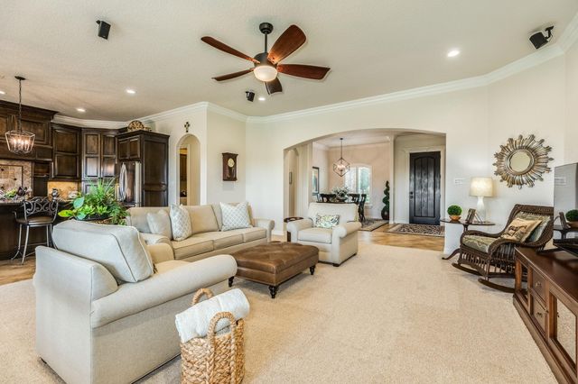 1016 Shady Oaks Drive, Angleton, TX 77515