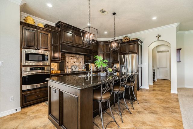 1016 Shady Oaks Drive, Angleton, TX 77515