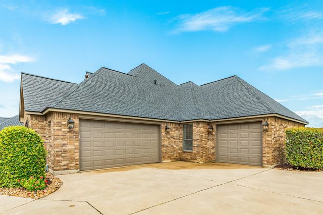 1016 Shady Oaks Drive, Angleton, TX 77515