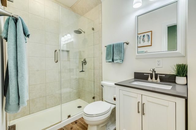 1016 Shady Oaks Drive, Angleton, TX 77515