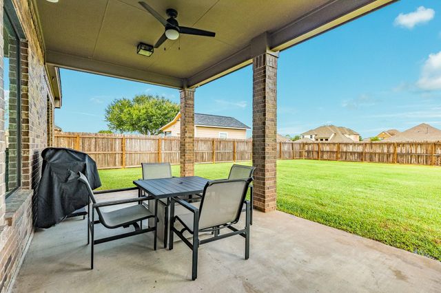 1016 Shady Oaks Drive, Angleton, TX 77515