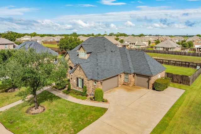 1016 Shady Oaks Drive, Angleton, TX 77515