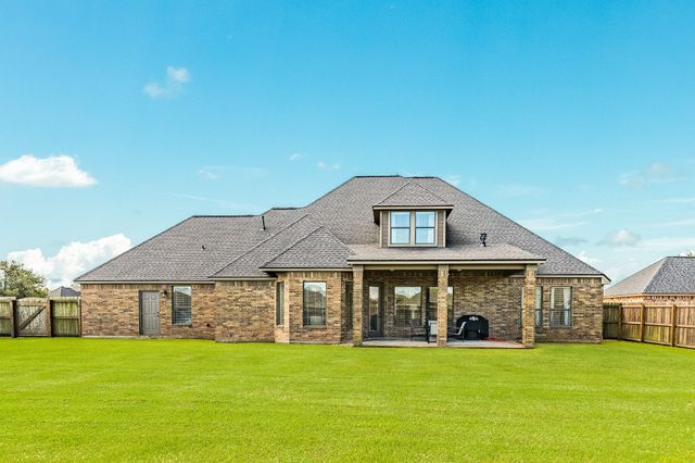 1016 Shady Oaks Drive, Angleton, TX 77515