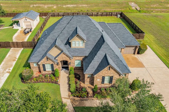 1016 Shady Oaks Drive, Angleton, TX 77515