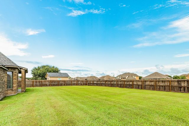 1016 Shady Oaks Drive, Angleton, TX 77515