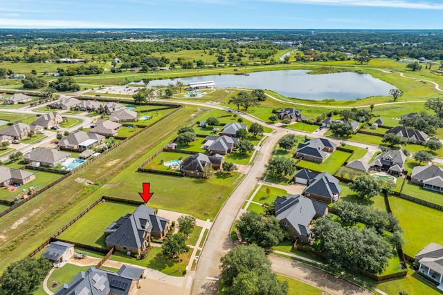 1016 Shady Oaks Drive, Angleton, TX 77515