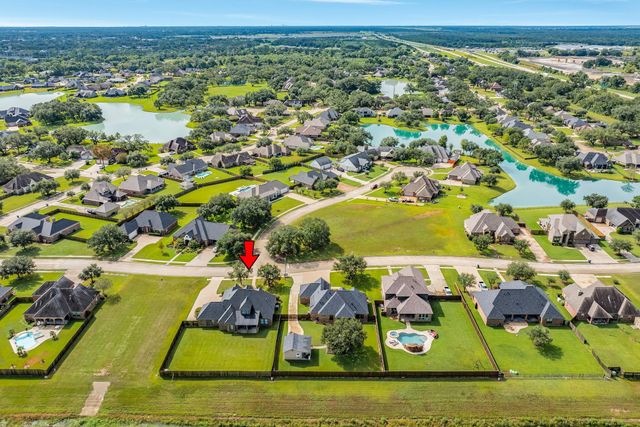 1016 Shady Oaks Drive, Angleton, TX 77515