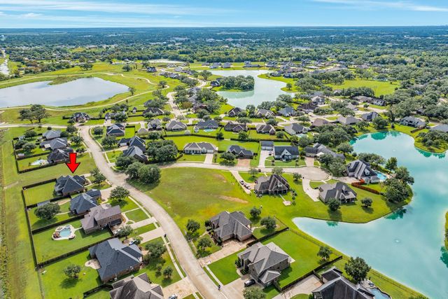 1016 Shady Oaks Drive, Angleton, TX 77515