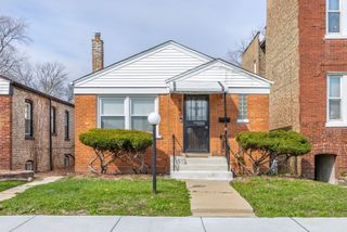 9740 S Prairie Avenue, Chicago, IL 60628