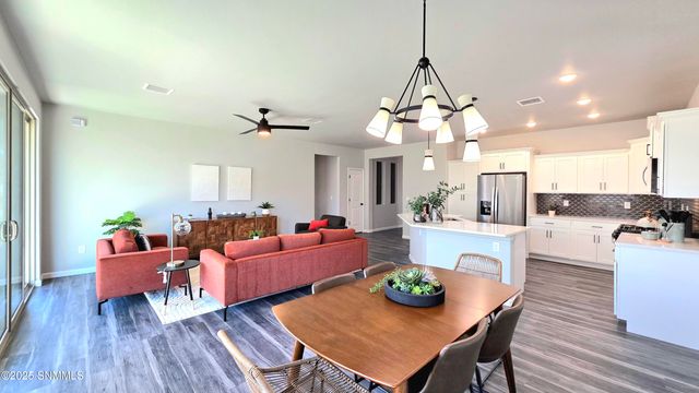 6580 Blackbird Road, Las Cruces, NM 88012
