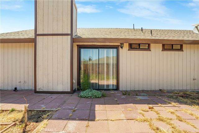30001 Caddy Ln, Tehachapi, CA 93561
