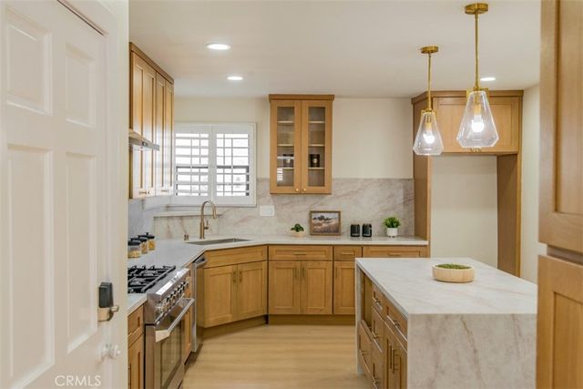 6313 Melvin Ave, Tarzana, CA 91335