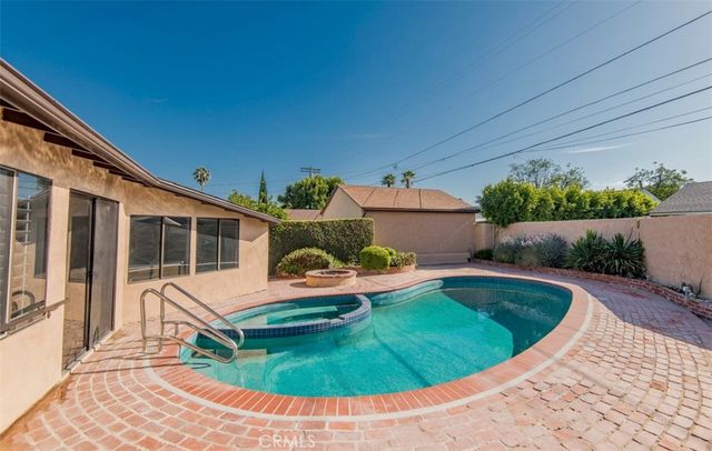 6313 Melvin Ave, Tarzana, CA 91335