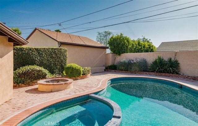 6313 Melvin Ave, Tarzana, CA 91335