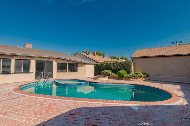 6313 Melvin Ave, Tarzana, CA 91335