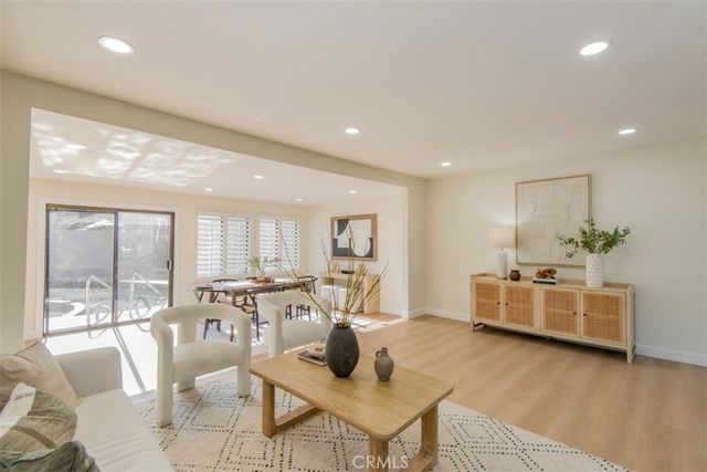 6313 Melvin Ave, Tarzana, CA 91335