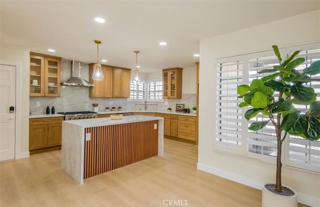 6313 Melvin Ave, Tarzana, CA 91335