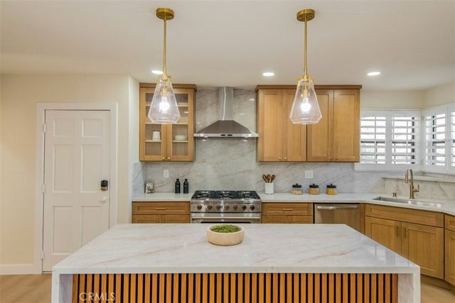 6313 Melvin Ave, Tarzana, CA 91335