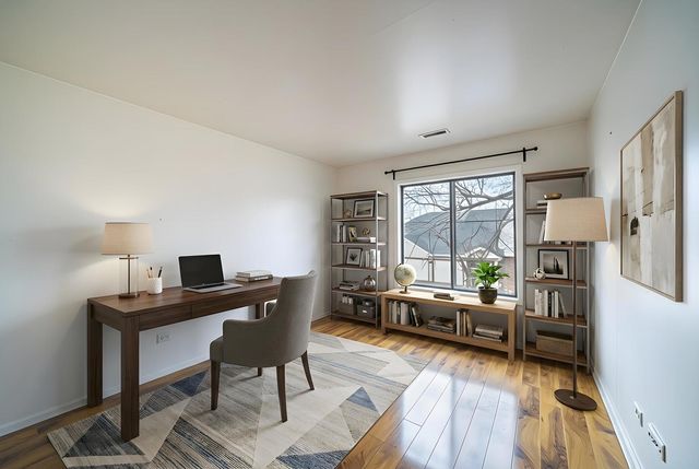 7020 Barrington Court 203, Woodridge, IL 60517