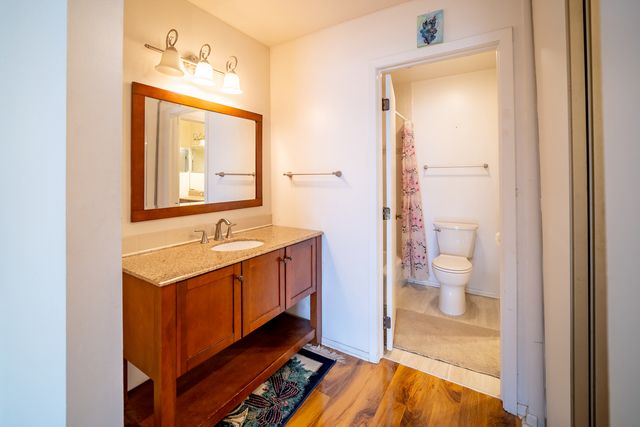 7020 Barrington Court 203, Woodridge, IL 60517