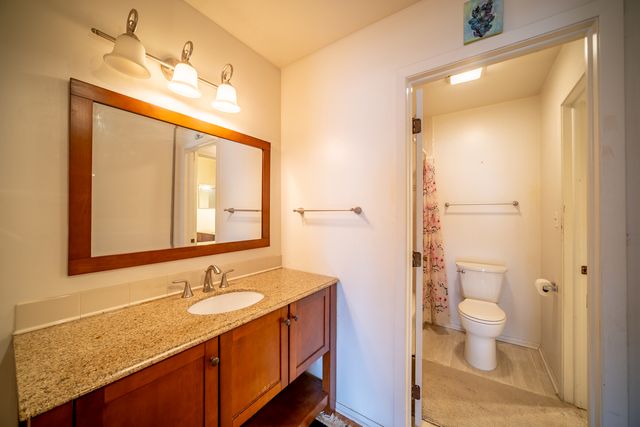 7020 Barrington Court 203, Woodridge, IL 60517