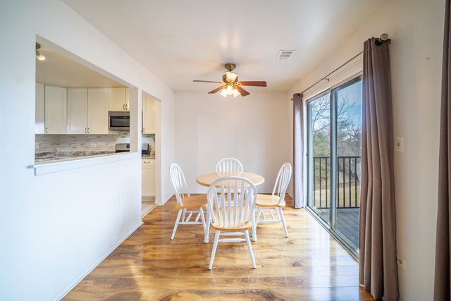 7020 Barrington Court 203, Woodridge, IL 60517