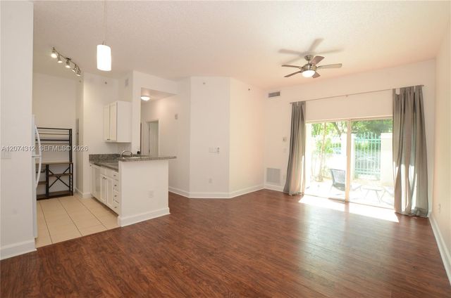 6001 SW 70th Street 137, South Miami, FL 33143