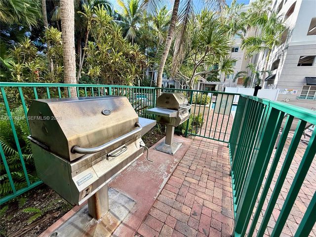 6001 SW 70th Street 137, South Miami, FL 33143