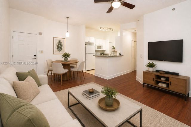 6001 SW 70th Street 137, South Miami, FL 33143