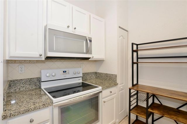 6001 SW 70th Street 137, South Miami, FL 33143