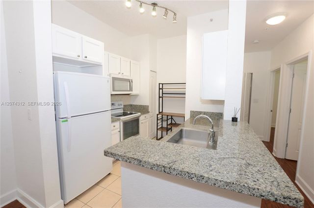 6001 SW 70th Street 137, South Miami, FL 33143