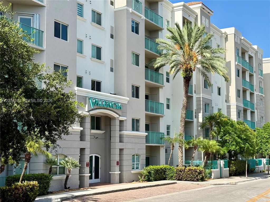 6001 SW 70th Street 137, South Miami, FL 33143