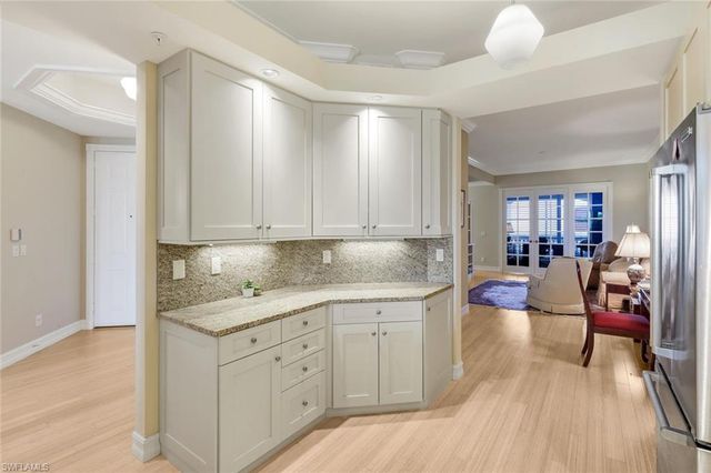 1895 Les Chateaux BLVD 302, Naples, FL 34109