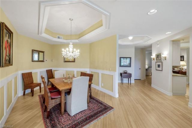 1895 Les Chateaux BLVD 302, Naples, FL 34109