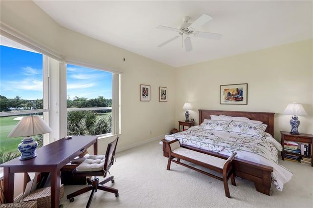 1895 Les Chateaux BLVD 302, Naples, FL 34109