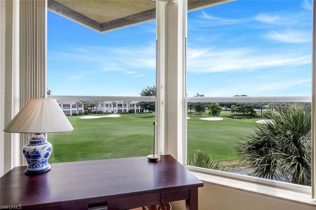 1895 Les Chateaux BLVD 302, Naples, FL 34109