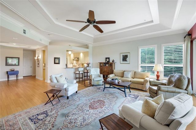 1895 Les Chateaux BLVD 302, Naples, FL 34109