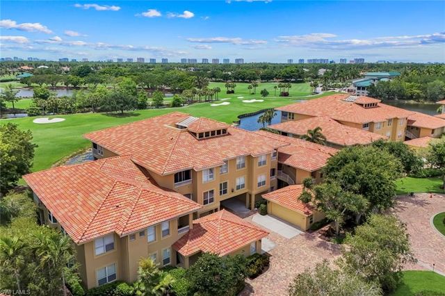 1895 Les Chateaux BLVD 302, Naples, FL 34109