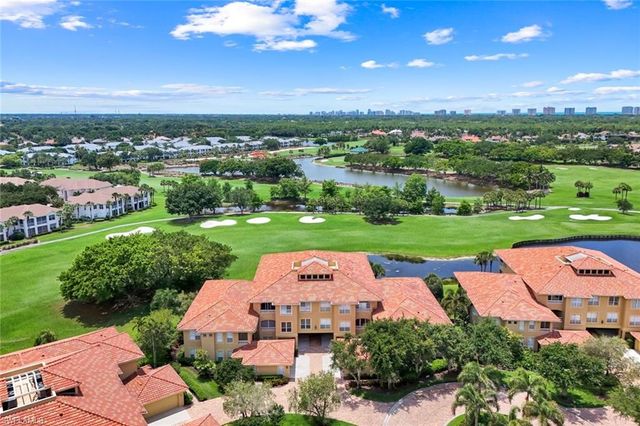 1895 Les Chateaux BLVD 302, Naples, FL 34109