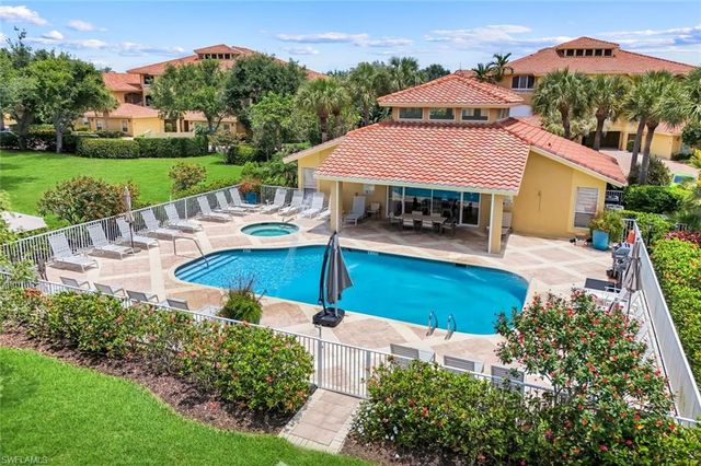 1895 Les Chateaux BLVD 302, Naples, FL 34109