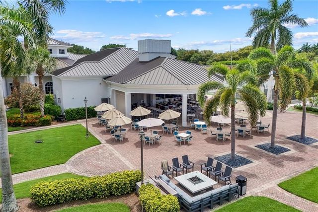 1895 Les Chateaux BLVD 302, Naples, FL 34109