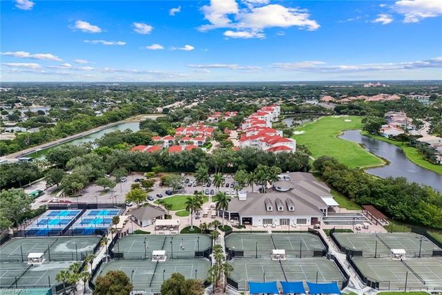 1895 Les Chateaux BLVD 302, Naples, FL 34109