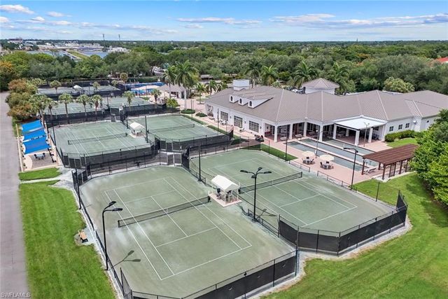 1895 Les Chateaux BLVD 302, Naples, FL 34109