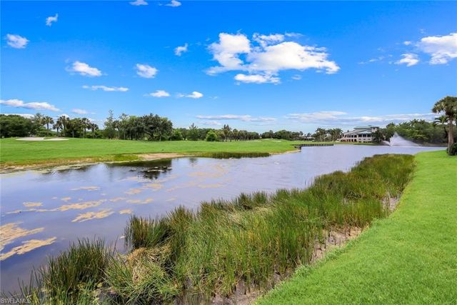 1895 Les Chateaux BLVD 302, Naples, FL 34109