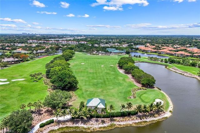 1895 Les Chateaux BLVD 302, Naples, FL 34109