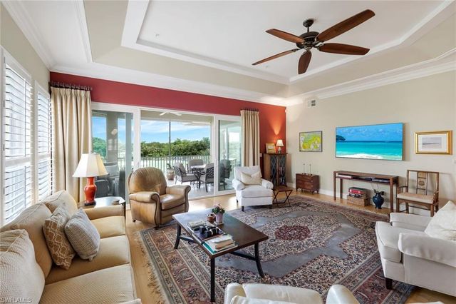 1895 Les Chateaux BLVD 302, Naples, FL 34109