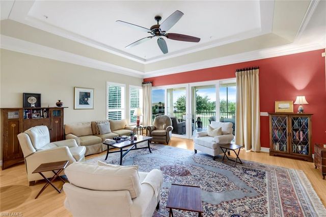1895 Les Chateaux BLVD 302, Naples, FL 34109