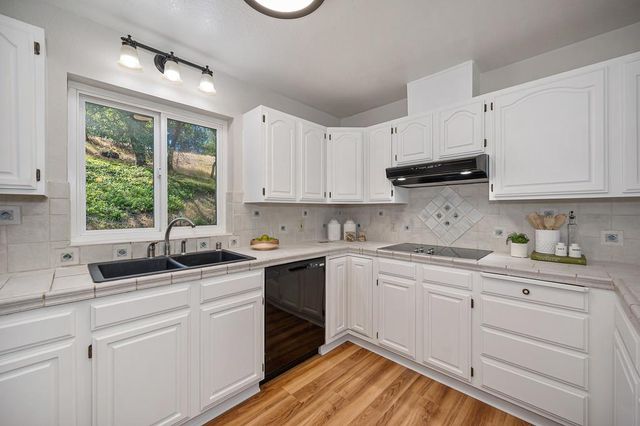 2828 Westville Trl, Cool, CA 95614